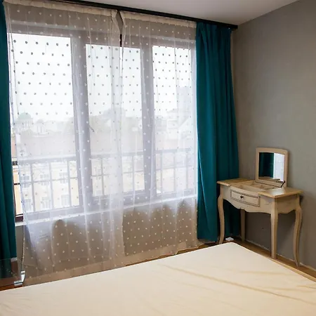 Bright Center With Stunning Views Appartement *