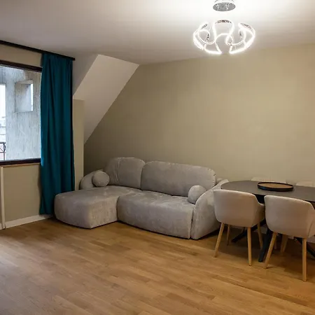 Bright Center With Stunning Views *