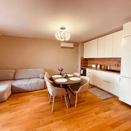 Bright Center With Stunning Views Appartement